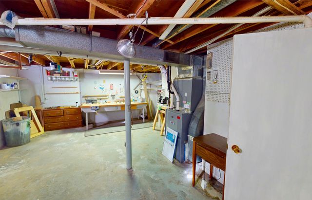 373 Langland DR, Vinton, VA 24179