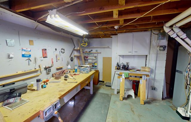 373 Langland DR, Vinton, VA 24179