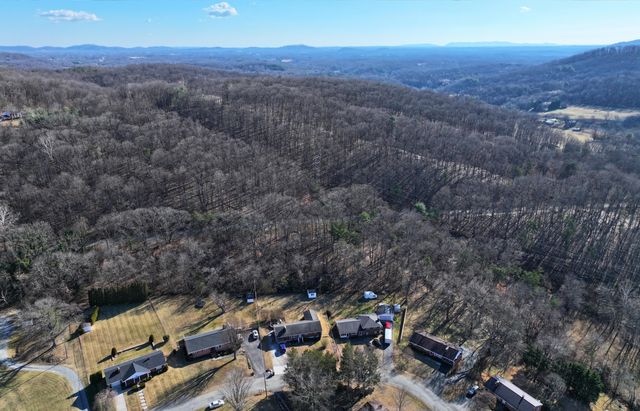 373 Langland DR, Vinton, VA 24179