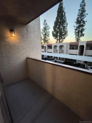 3557 Kenora Dr 22, Spring Valley, CA 91977