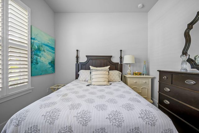 129 Medford Street, Summerville, SC 29486