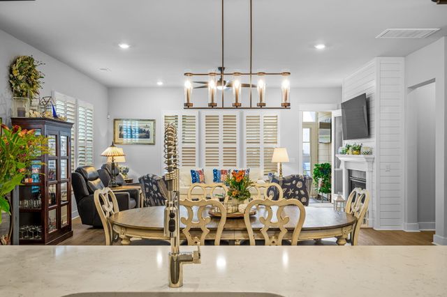 129 Medford Street, Summerville, SC 29486