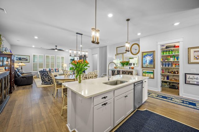 129 Medford Street, Summerville, SC 29486