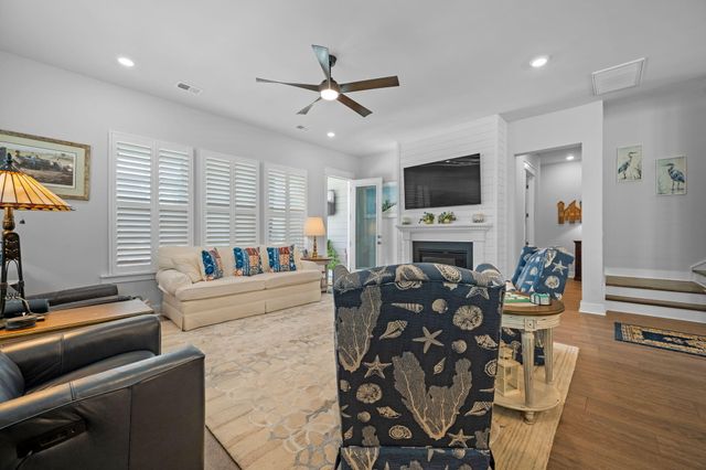 129 Medford Street, Summerville, SC 29486