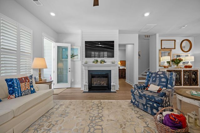 129 Medford Street, Summerville, SC 29486