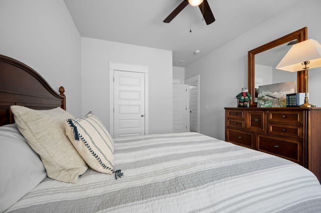 129 Medford Street, Summerville, SC 29486