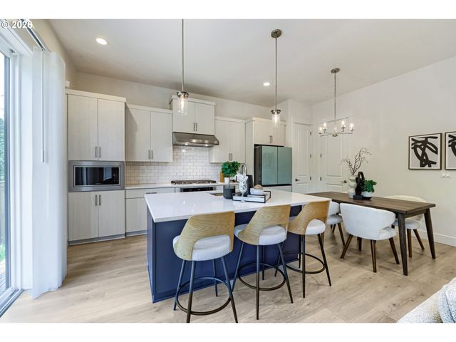 15653 Nw RAYWOOD Ln, Portland, OR 97229
