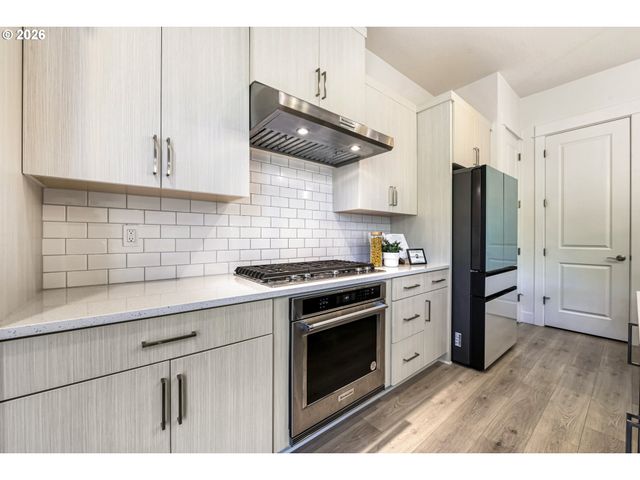 15653 Nw RAYWOOD Ln, Portland, OR 97229