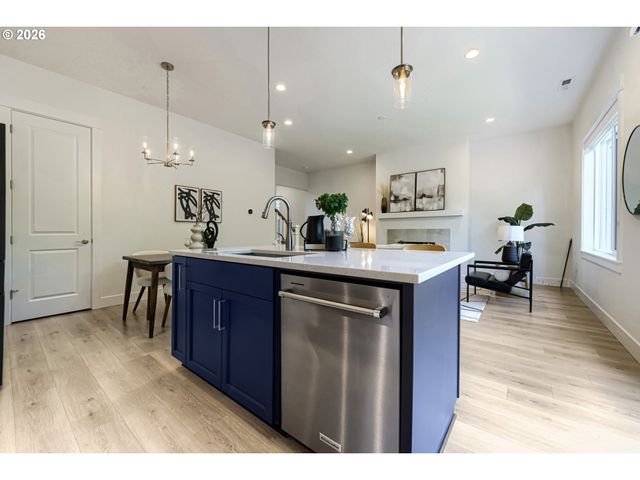 15653 Nw RAYWOOD Ln, Portland, OR 97229