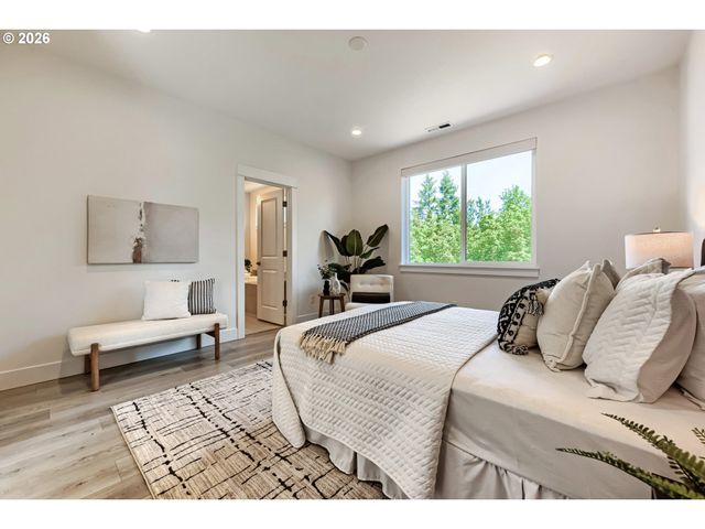 15653 Nw RAYWOOD Ln, Portland, OR 97229