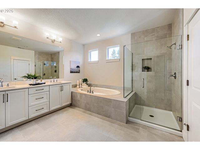 15653 Nw RAYWOOD Ln, Portland, OR 97229