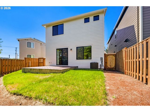 15653 Nw RAYWOOD Ln, Portland, OR 97229