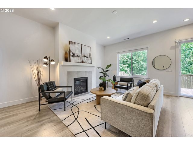 15653 Nw RAYWOOD Ln, Portland, OR 97229