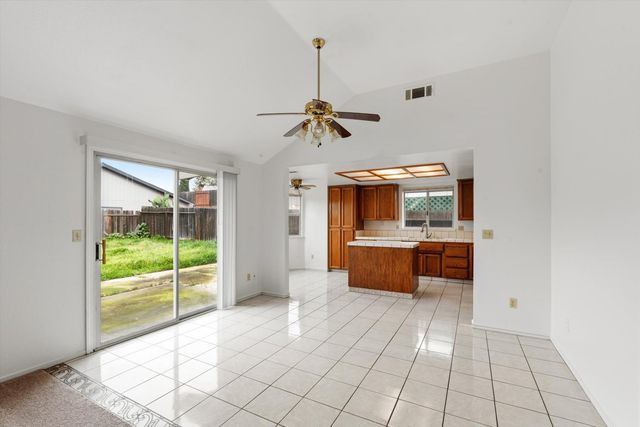 7170 Cloverleaf Way, Citrus Heights, CA 95621