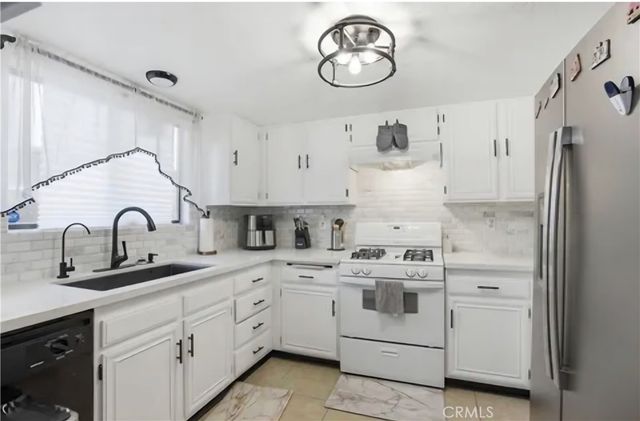 1340 W Avenue J4, Lancaster, CA 93534