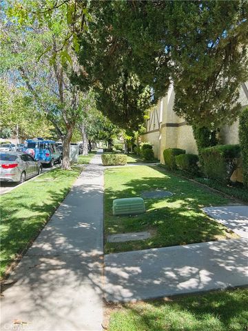 1340 W Avenue J4, Lancaster, CA 93534