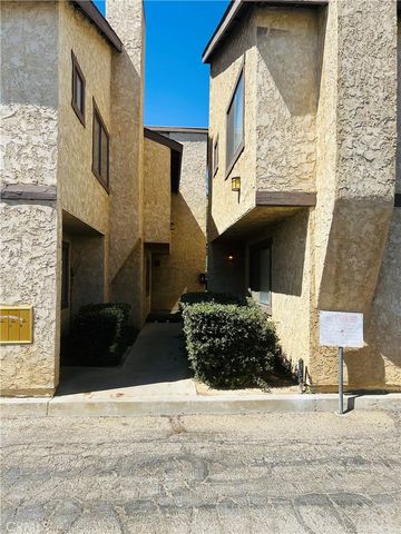 1340 W Avenue J4, Lancaster, CA 93534
