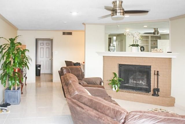 821 S Ripple Creek Drive 1, Houston, TX 77057
