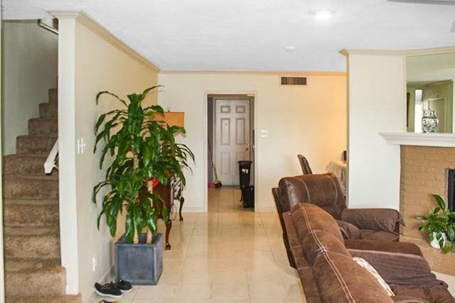 821 S Ripple Creek Drive 1, Houston, TX 77057