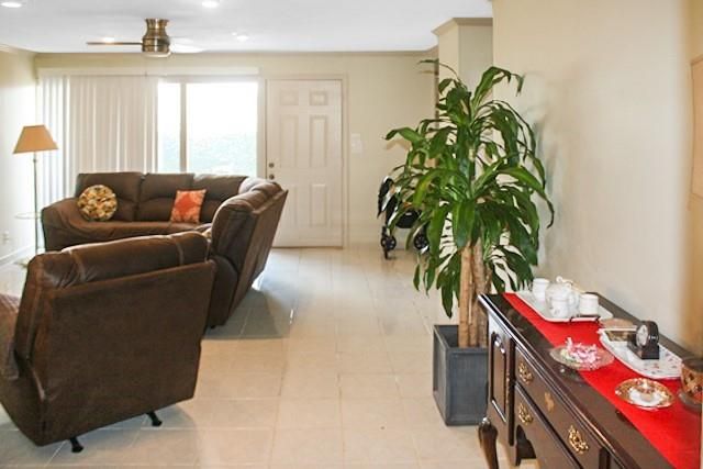 821 S Ripple Creek Drive 1, Houston, TX 77057