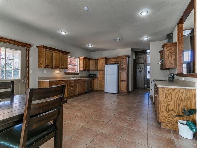 3826 NW 32nd Street, Newcastle, OK 73065