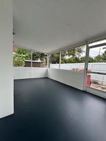 232 SW 10th Street, Hallandale Beach, FL 33009