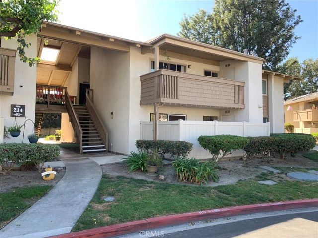 8877 Lauderdale Court 214-C, Huntington Beach, CA 92646