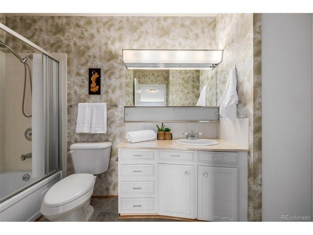 9655 E Center Ave 6D, Denver, CO 80247