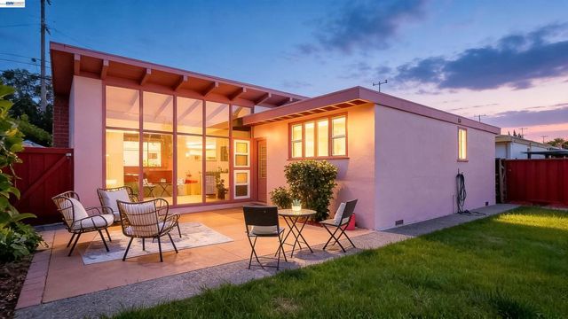 1285 Sangamore St, Hayward, CA 94545