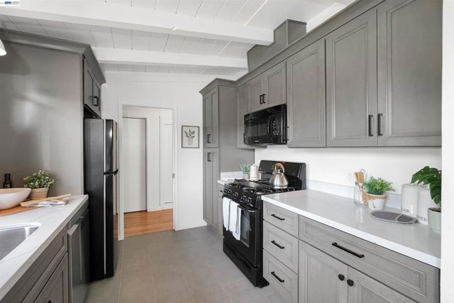 1285 Sangamore St, Hayward, CA 94545