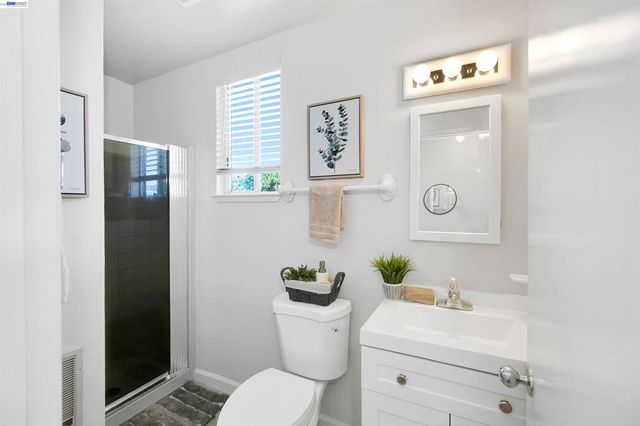 1285 Sangamore St, Hayward, CA 94545
