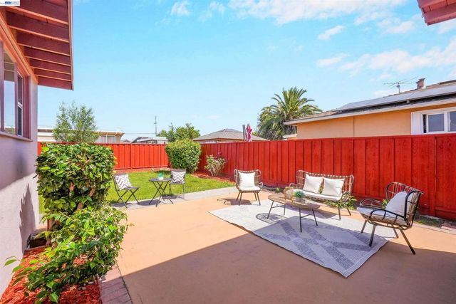 1285 Sangamore St, Hayward, CA 94545