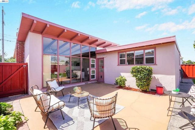 1285 Sangamore St, Hayward, CA 94545