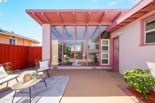 1285 Sangamore St, Hayward, CA 94545