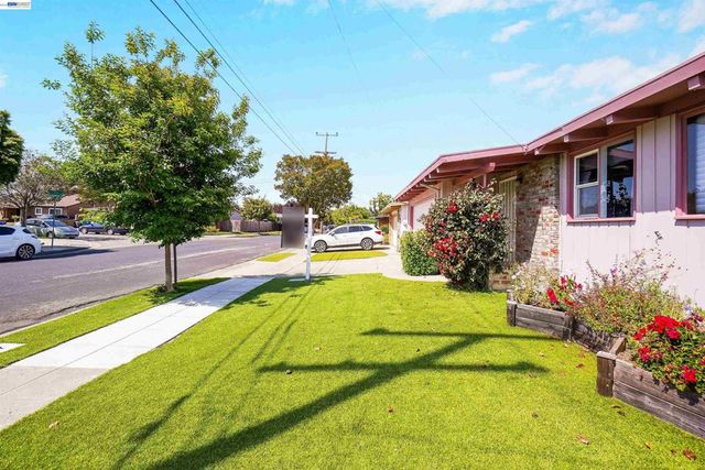 1285 Sangamore St, Hayward, CA 94545