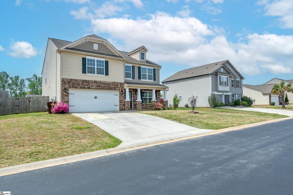 611 Willow Bank Landing, Moore, SC 29369