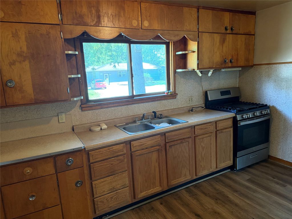 Image 9 of property listing at 220 N 5th Street, Cornell, WI 54732