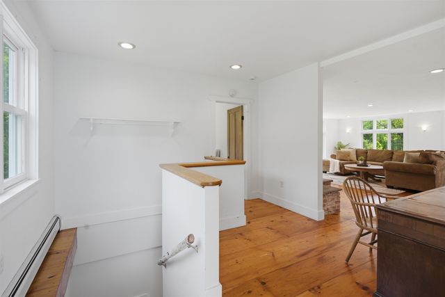 42 Blackberry Lane, Jamaica, VT 05343