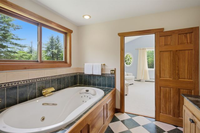 42 Blackberry Lane, Jamaica, VT 05343