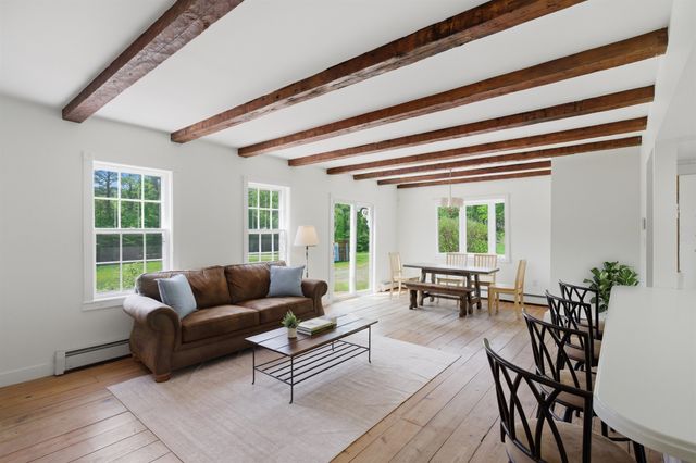 42 Blackberry Lane, Jamaica, VT 05343