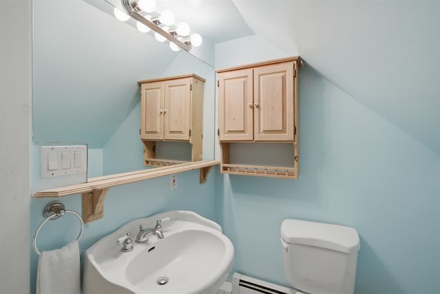 42 Blackberry Lane, Jamaica, VT 05343