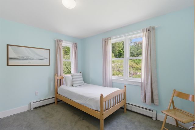 42 Blackberry Lane, Jamaica, VT 05343