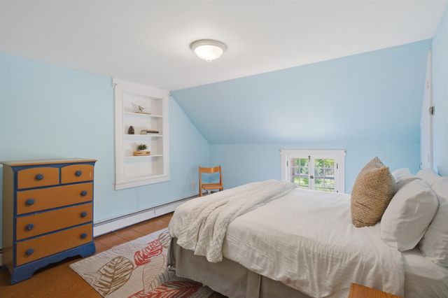 42 Blackberry Lane, Jamaica, VT 05343