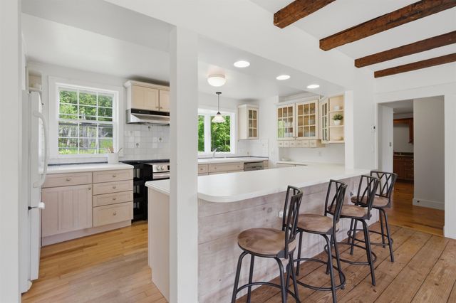 42 Blackberry Lane, Jamaica, VT 05343