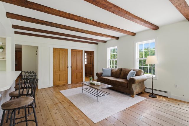 42 Blackberry Lane, Jamaica, VT 05343