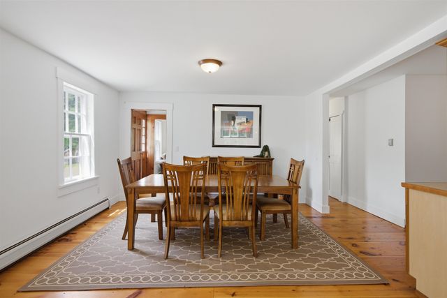 42 Blackberry Lane, Jamaica, VT 05343