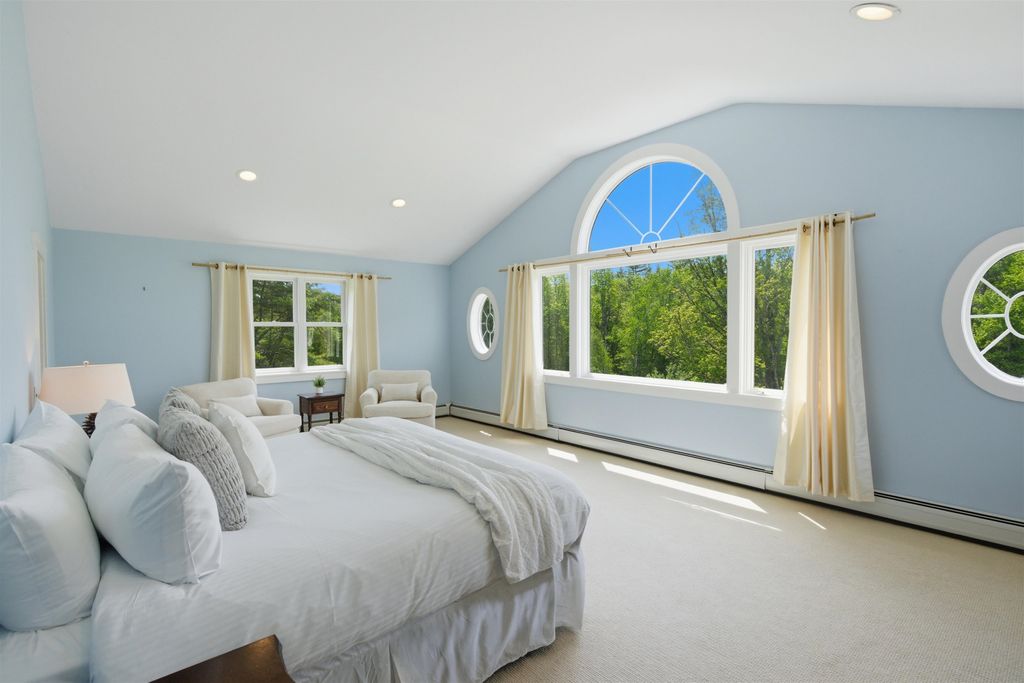 42 Blackberry Lane, Jamaica, VT 05343
