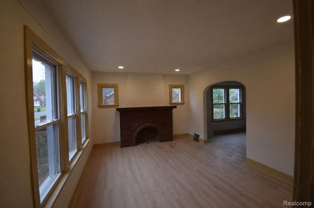 5072 Beaconsfield Street, Detroit, MI 48224
