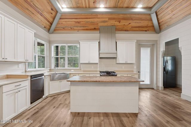 3775 FOREST Drive, Middleburg, FL 32068