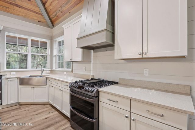 3775 FOREST Drive, Middleburg, FL 32068